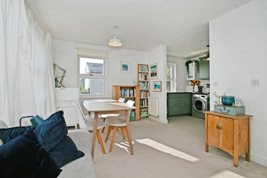 Property photo 2 of 16 Photo