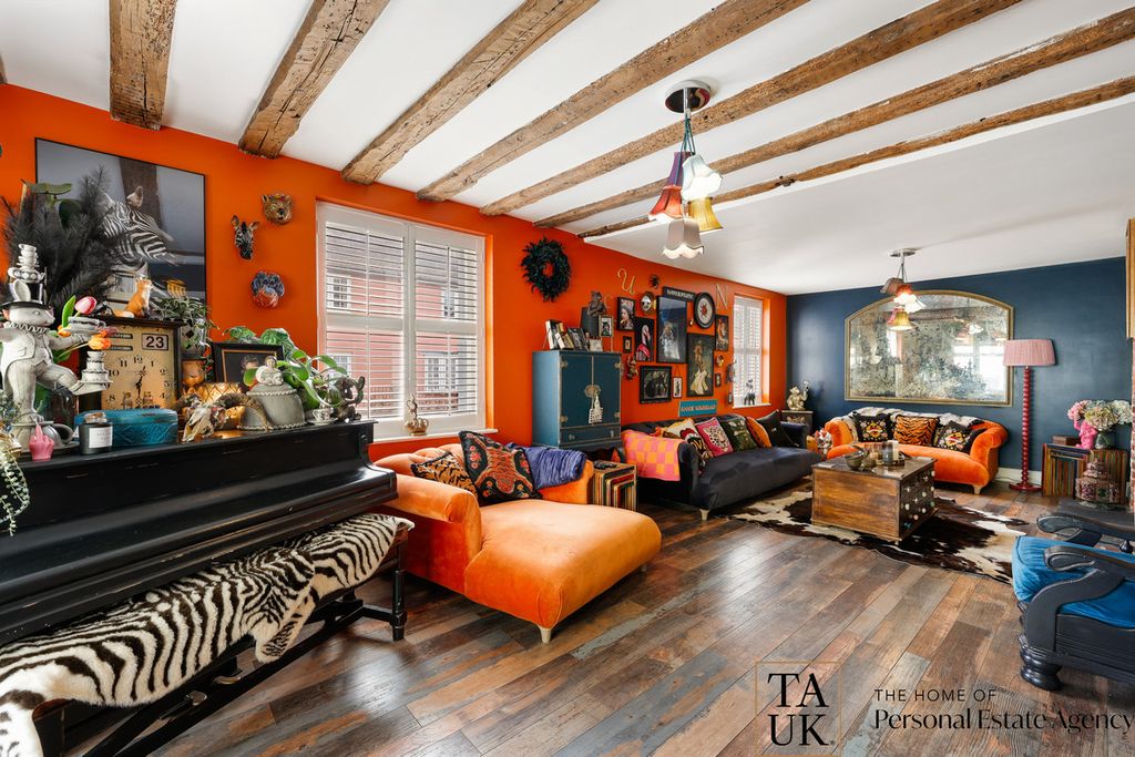 Property photo 3 of 36