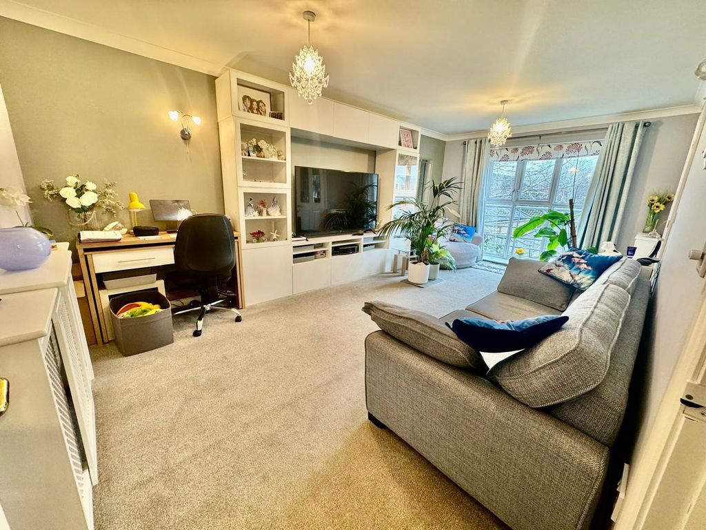Property photo 3 of 8