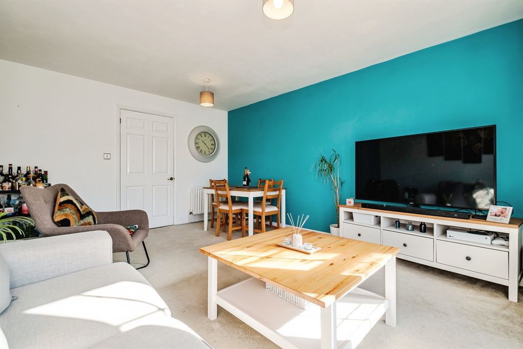 Property photo 3 of 16