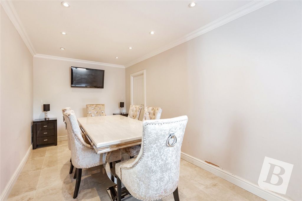 Property photo 3 of 25 Dining Room