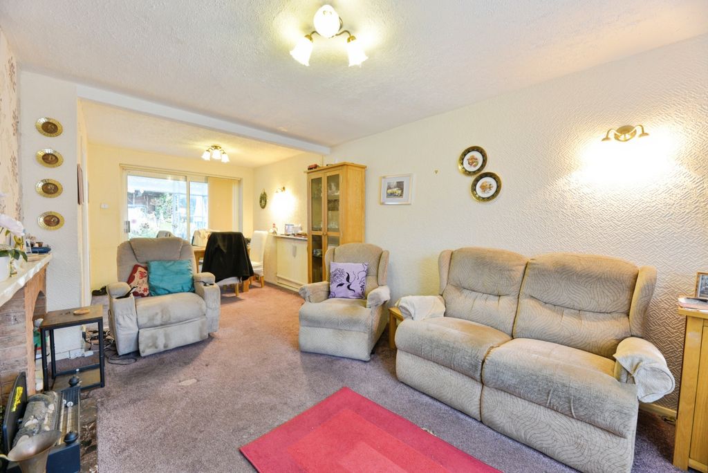 Property photo 3 of 28