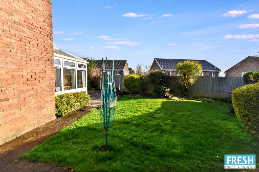 Property photo 2 of 35