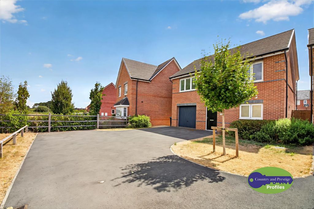 Property photo 1 of 36 10 Millbanke Close (1).Jpeg