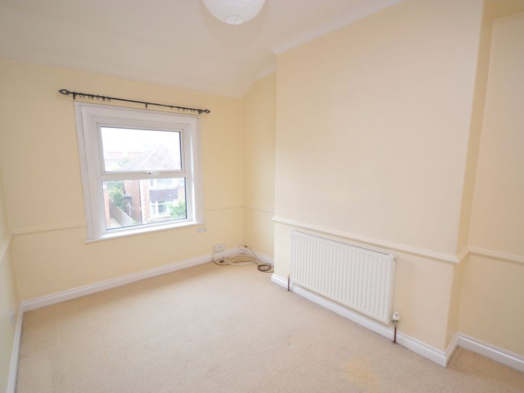 Property photo 3 of 6 Living Room