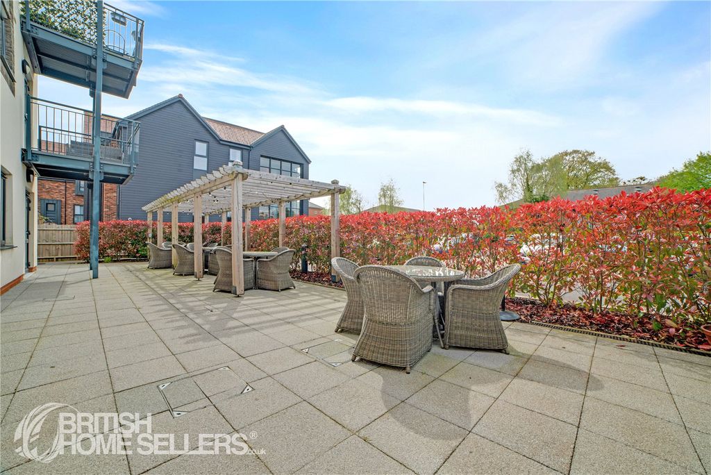 Property photo 2 of 15 Picture No. 16