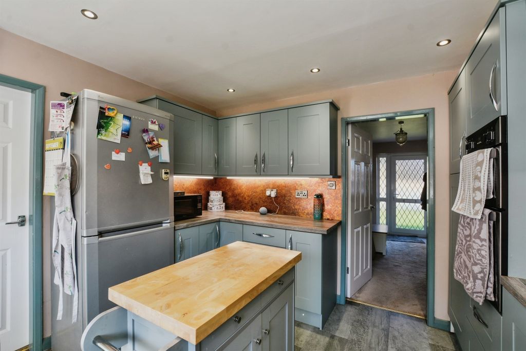 Property photo 3 of 17