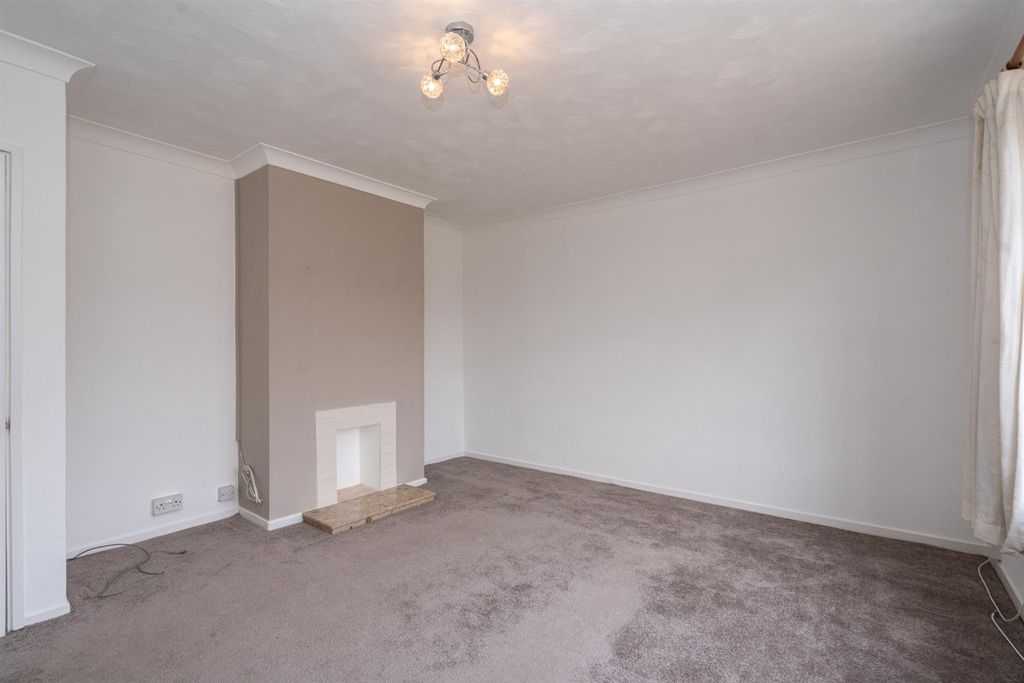 Property photo 3 of 12 24-Barnacres-Road-4445.Jpg