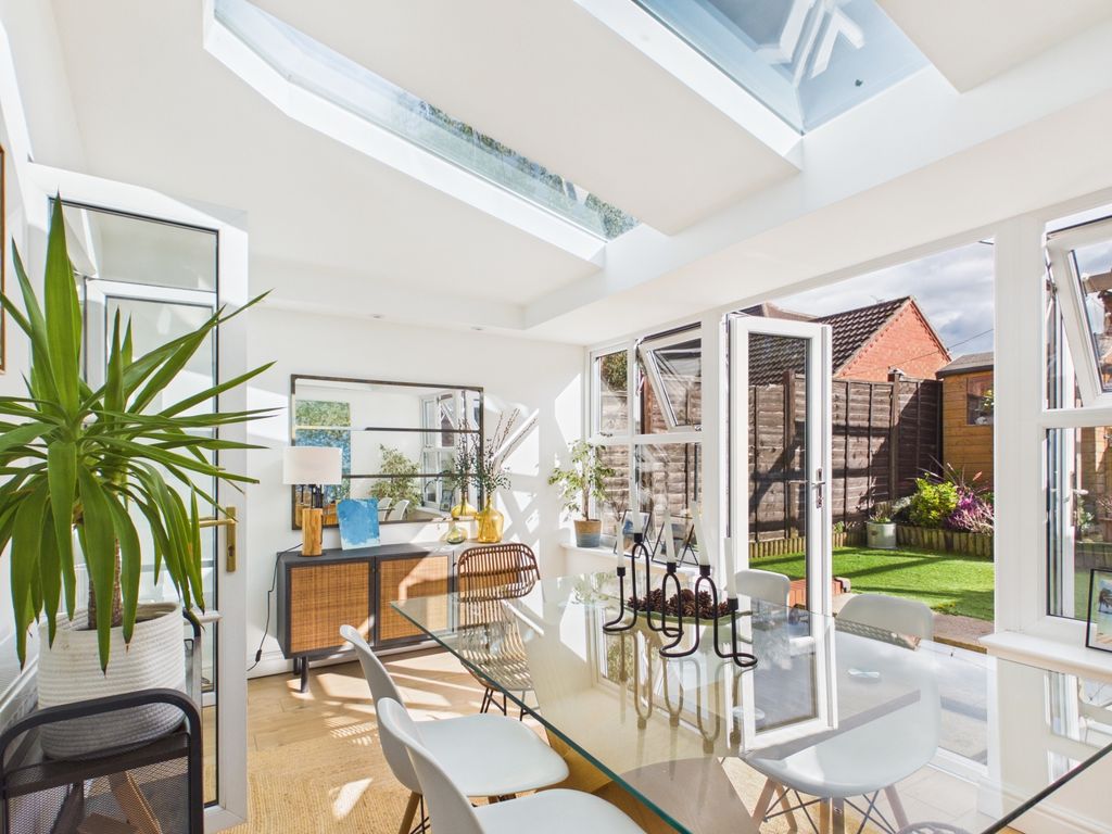 Property photo 3 of 31 Cam02366G0-Pr0144-Still012