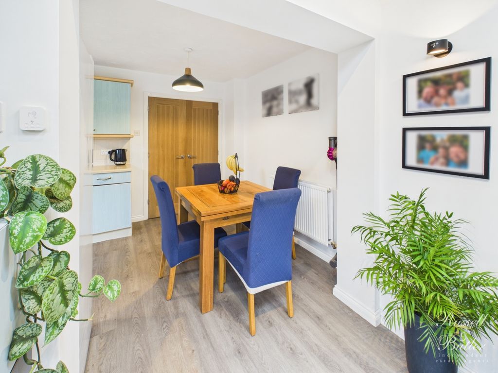 Property photo 3 of 16 Cam02127G0-Pr0386-Still026