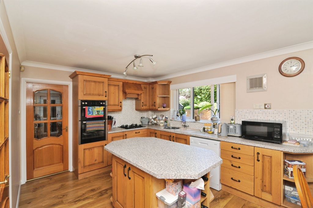 Property photo 3 of 23