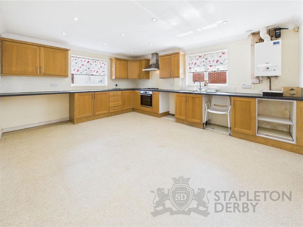 Property photo 2 of 15 Cam04709G0-Pr0162-Still008.Jpg