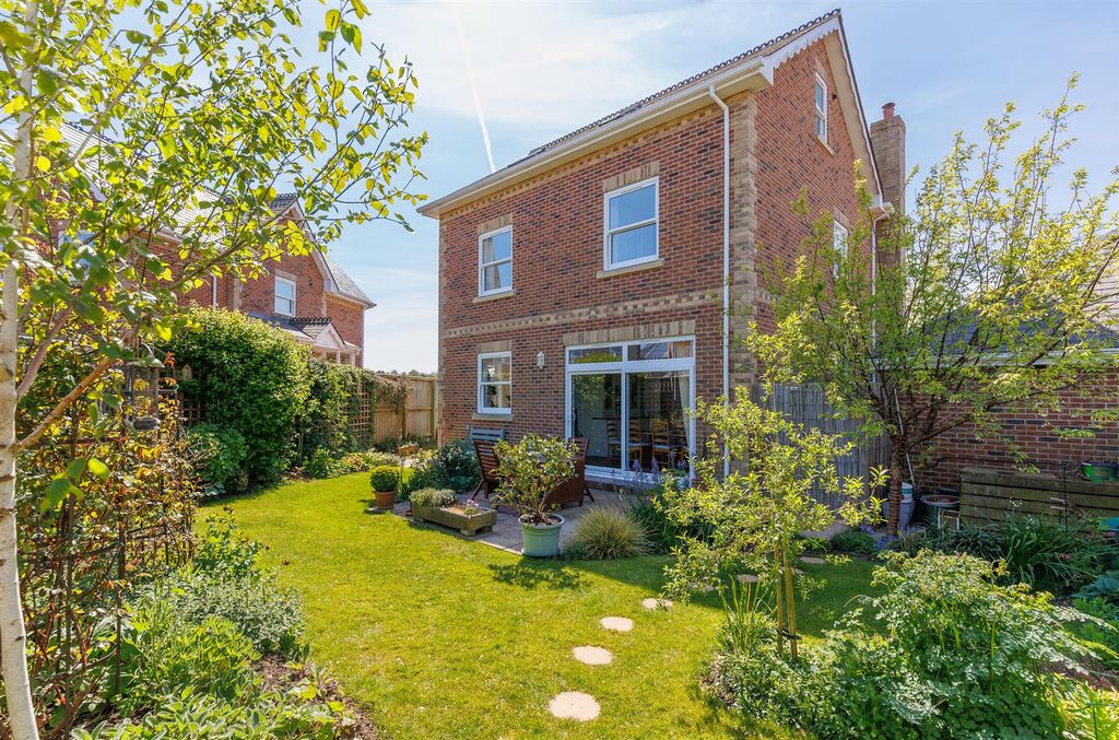 Property photo 1 of 37