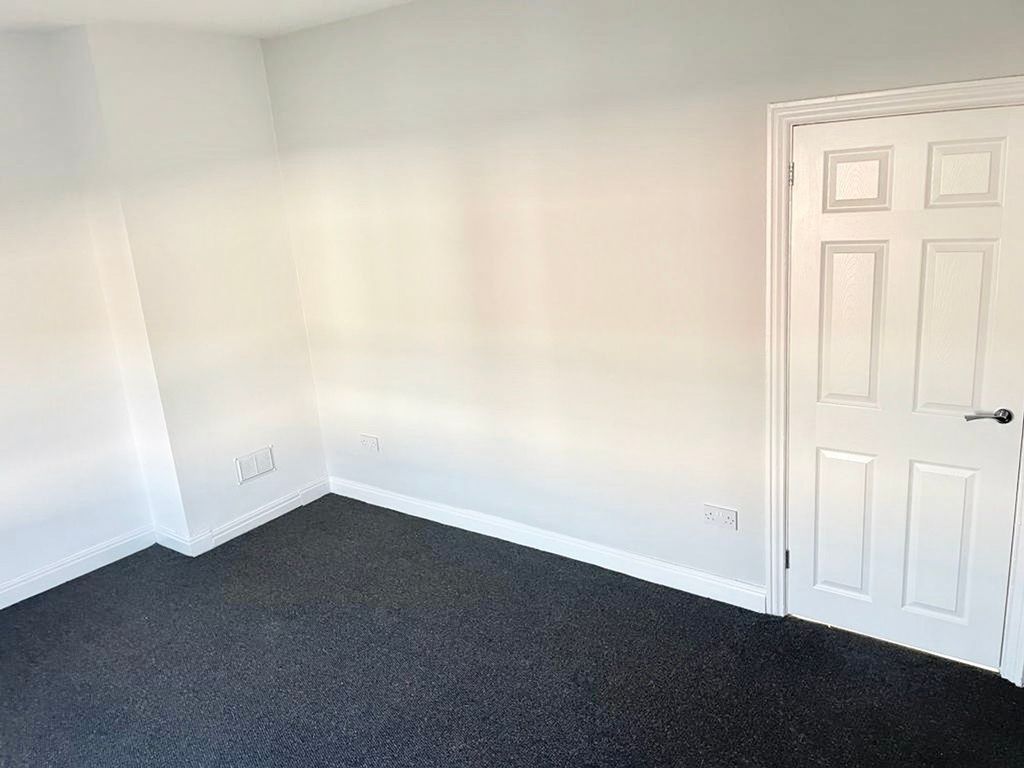 Property photo 3 of 11 Lounge
