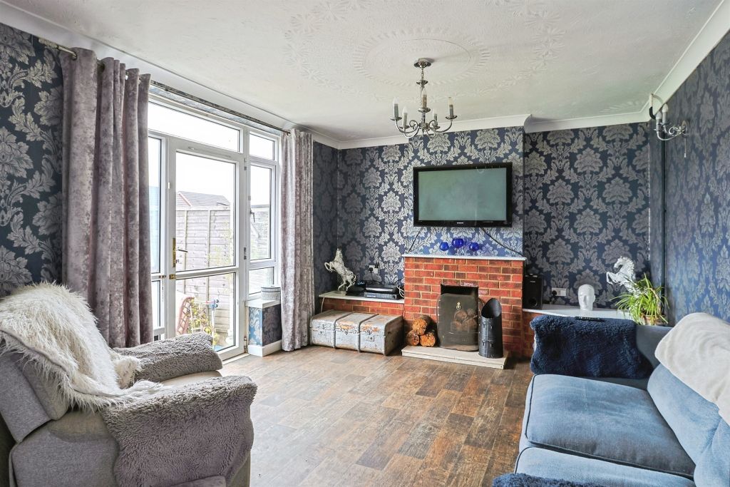 Property photo 2 of 17