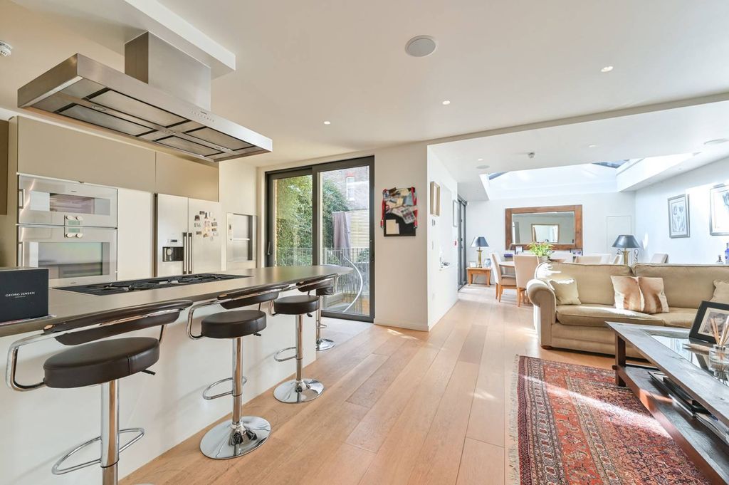 Property photo 3 of 48