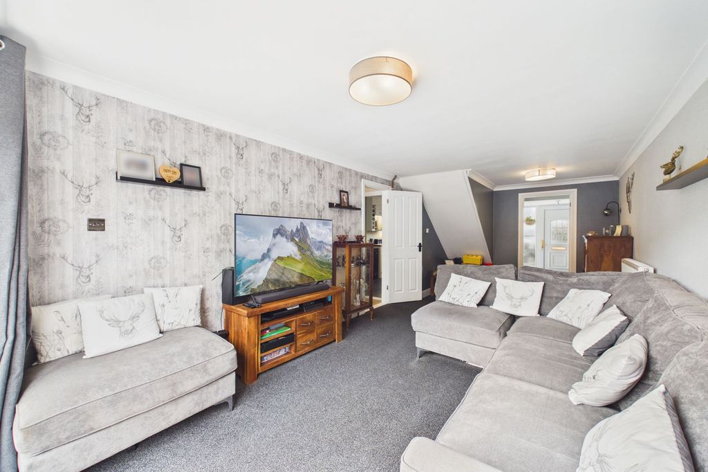 Property photo 3 of 19