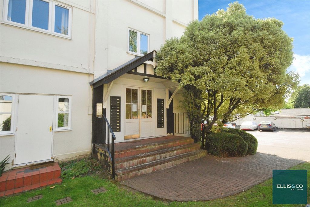 Property photo 1 of 9 Picture No. 05