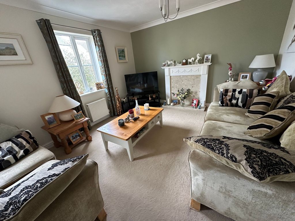 Property photo 3 of 17