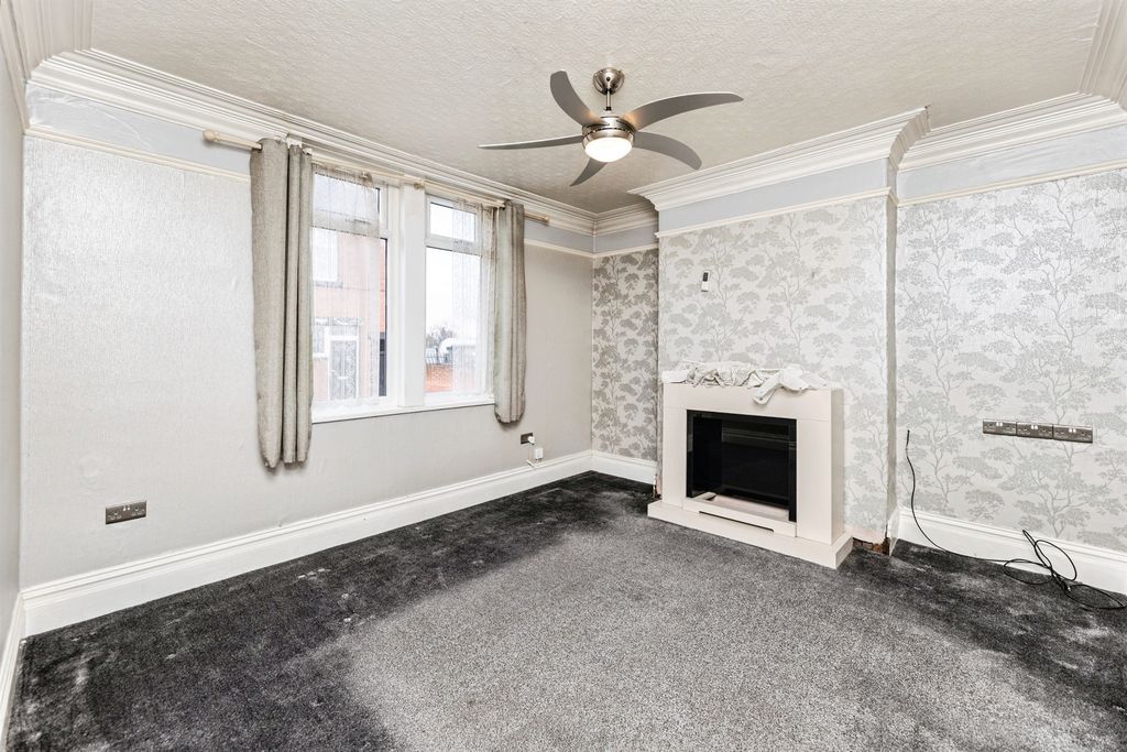 Property photo 3 of 13