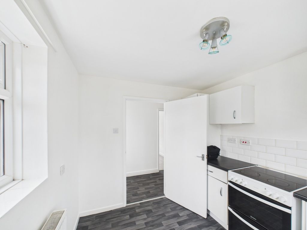 Property photo 3 of 11 4822958