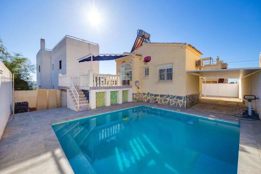 Property photo 1 of 50