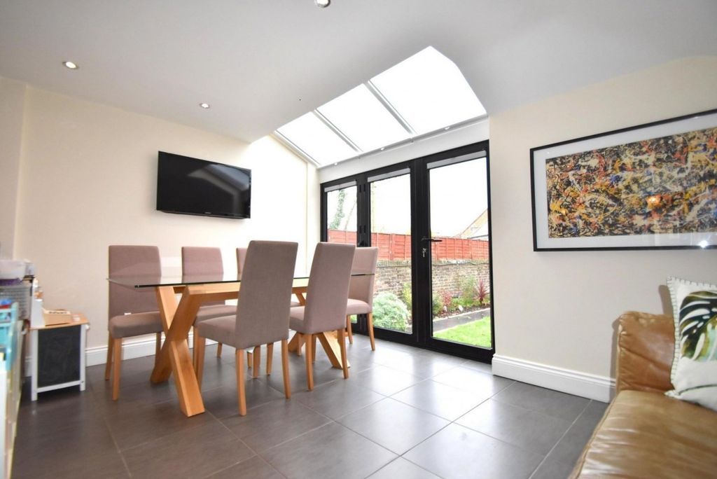 Property photo 1 of 10 Dining Area