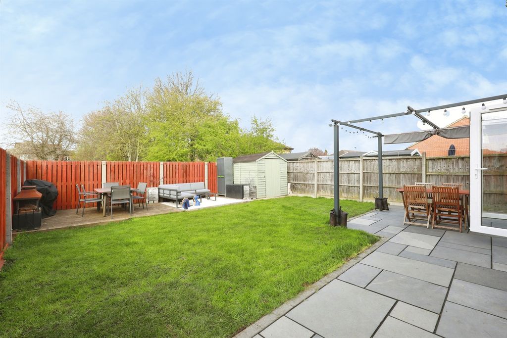 Property photo 3 of 19