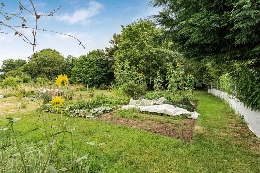 House in Oxford, Minchery Farm, Littlemore - More
