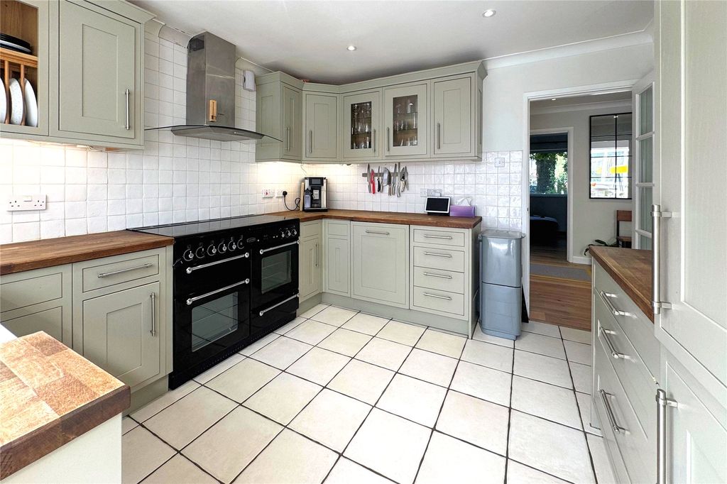 Property photo 3 of 19 Picture No. 13