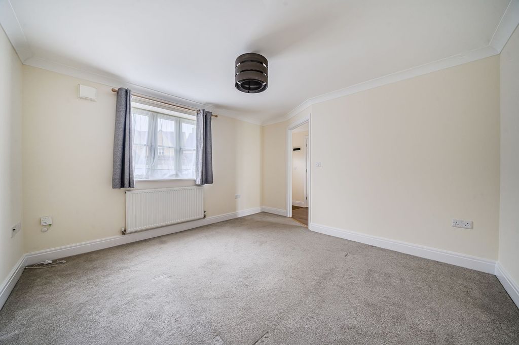 Property photo 2 of 12 Living Room