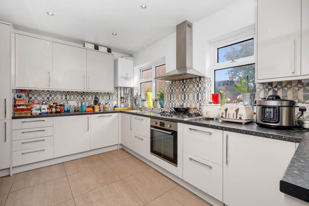 Property photo 3 of 22