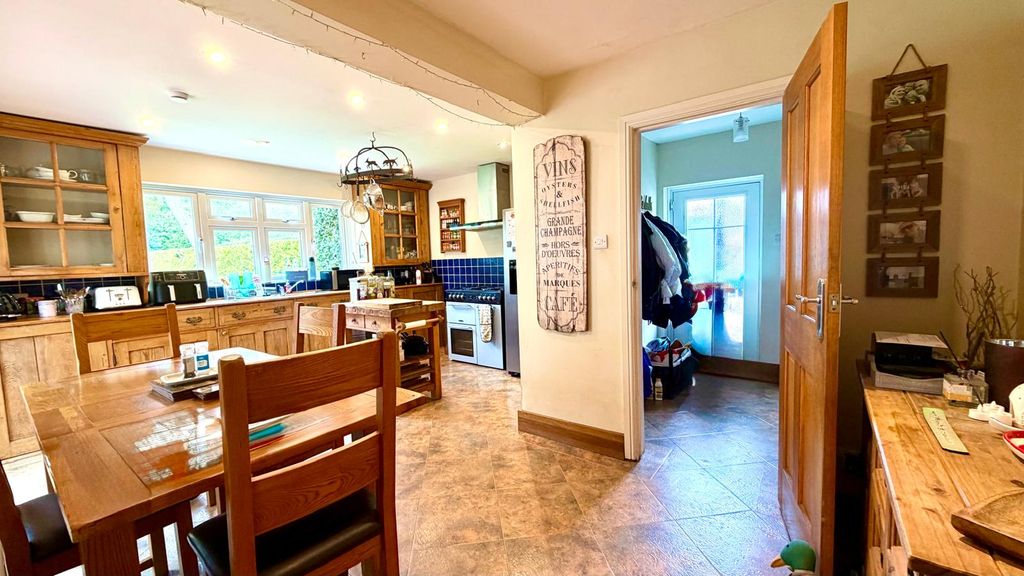Property photo 3 of 26