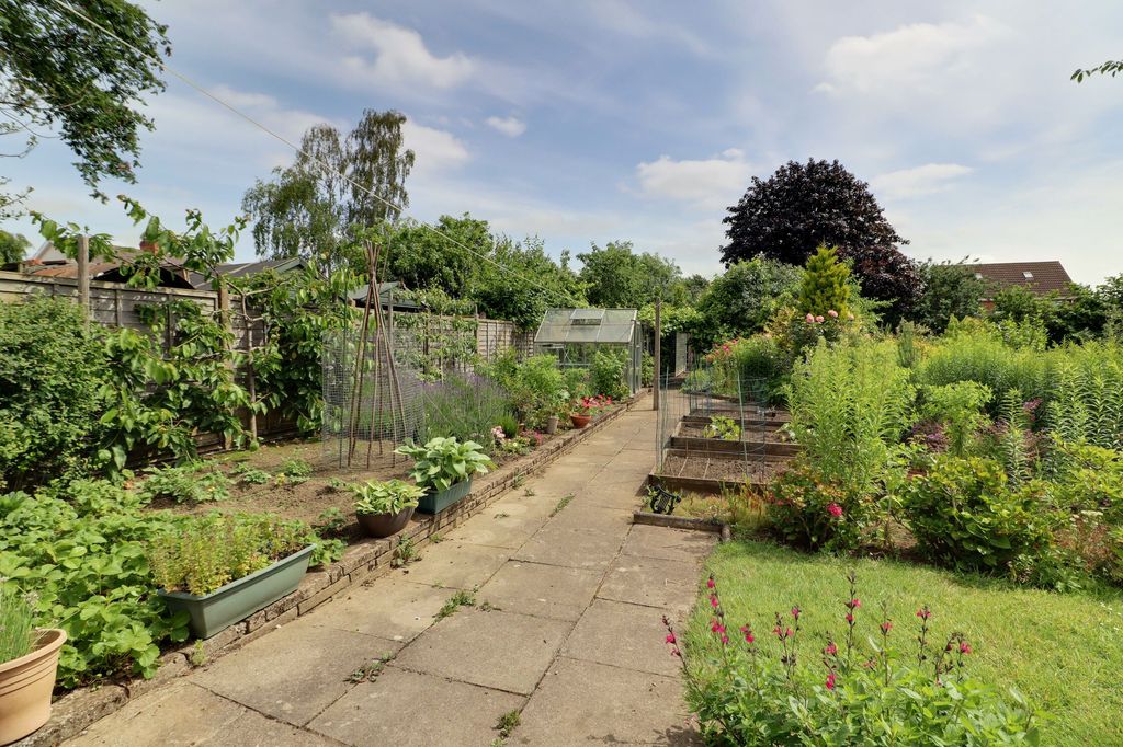 Additional image 30 of 5 bed detached house for saleWestcliff Gardens, Scunthorpe DN17