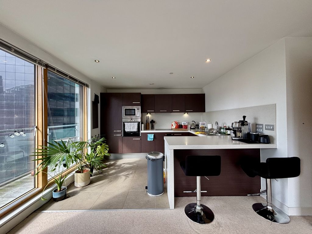 Property photo 1 of 13 Image00015