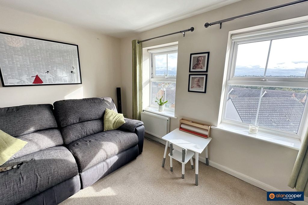 Property photo 3 of 18 4520425