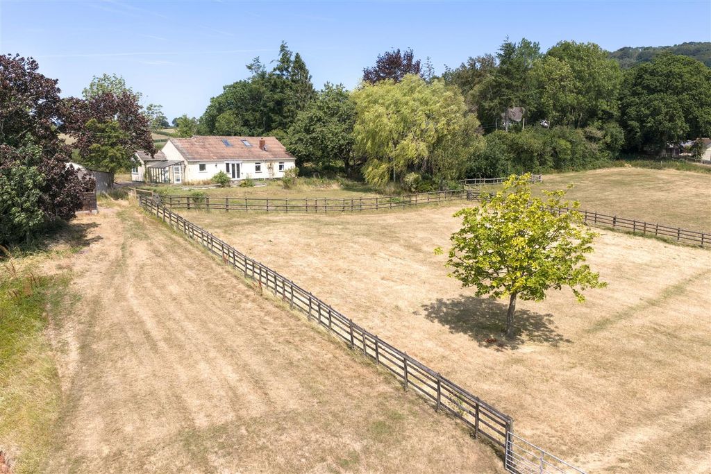 Property photo 1 of 39