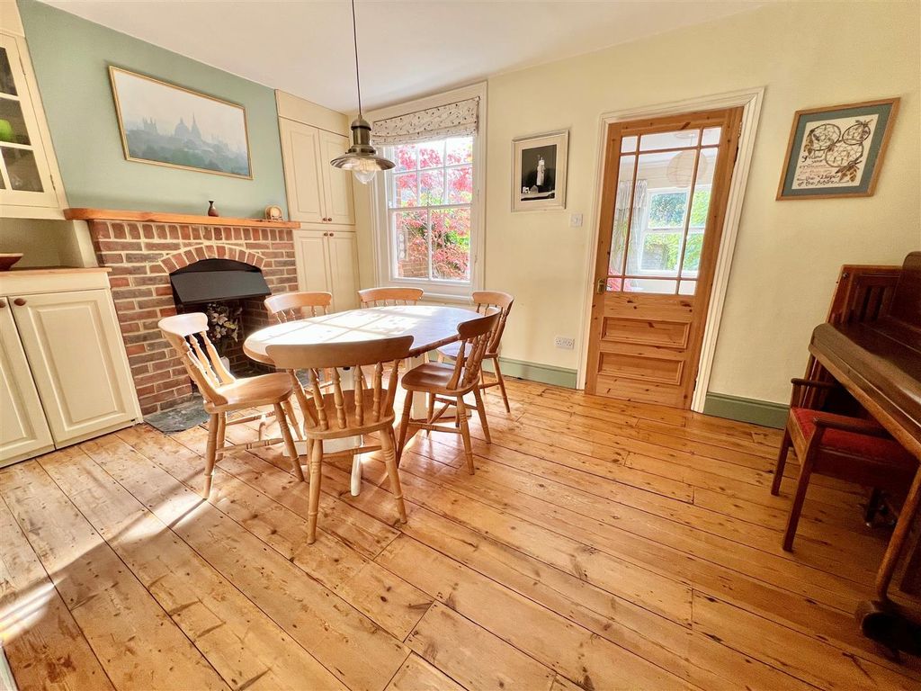 Property photo 3 of 30