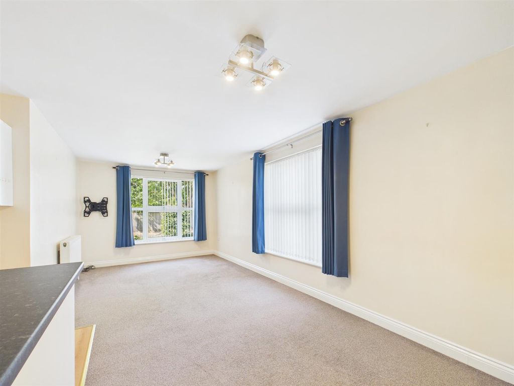 Property photo 3 of 11 Living/Kitchen/Dining Room