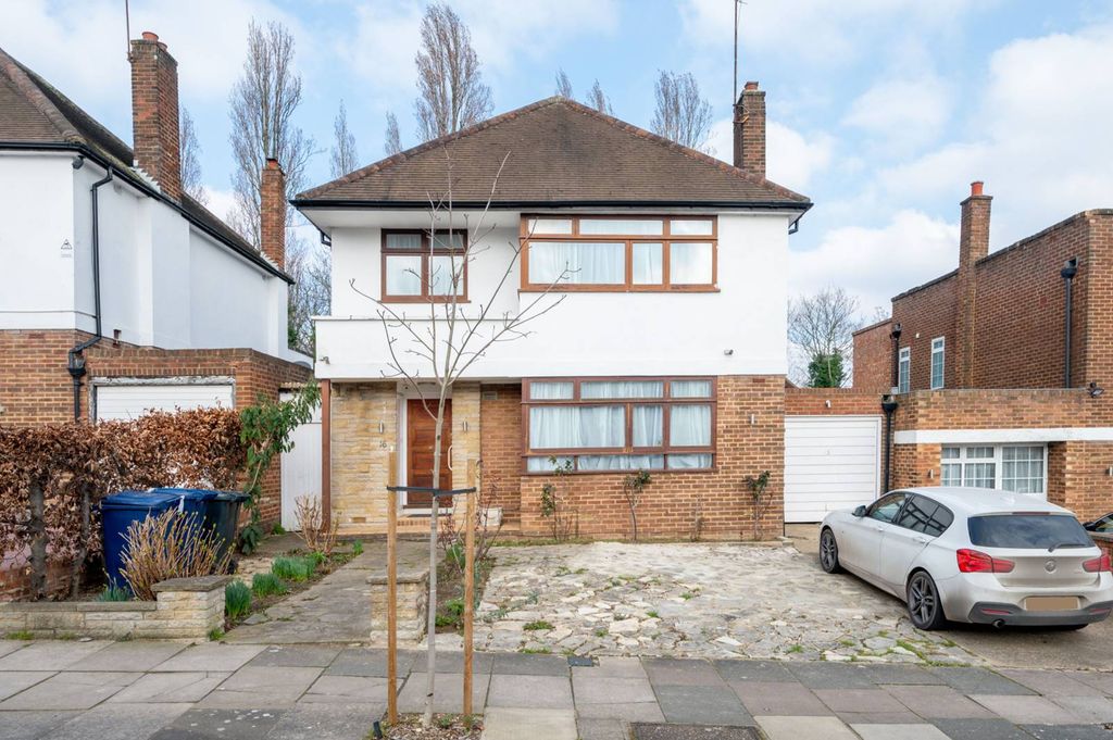 Property photo 2 of 17