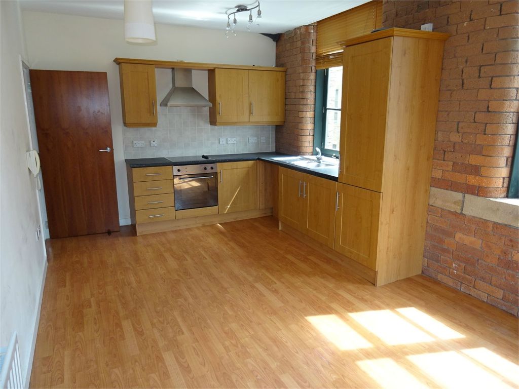 Property photo 3 of 8 Photograph 2