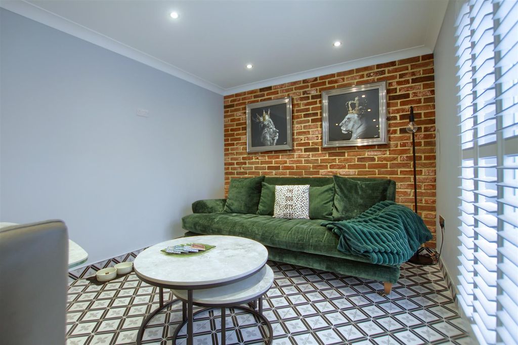 Property photo 3 of 17 Wd10.Jpg