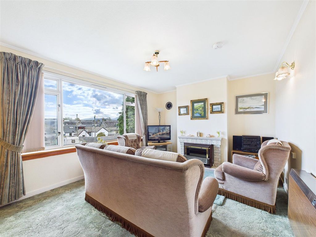 Property photo 3 of 21 Sitting Room