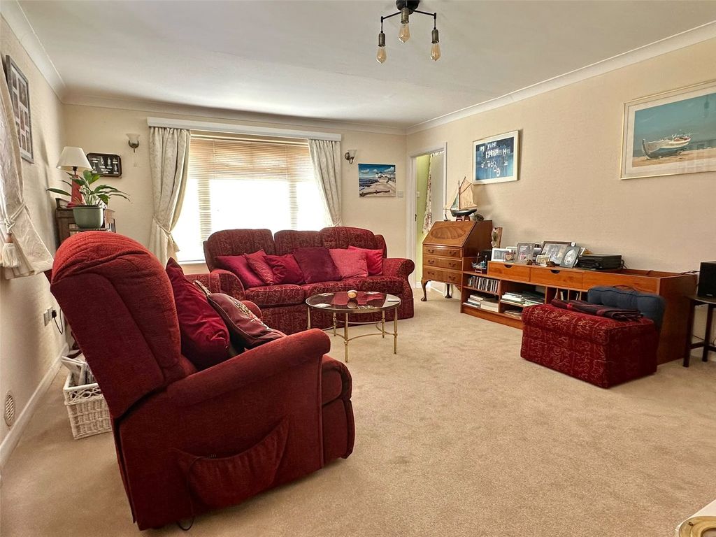 Property photo 3 of 18 Picture No. 12