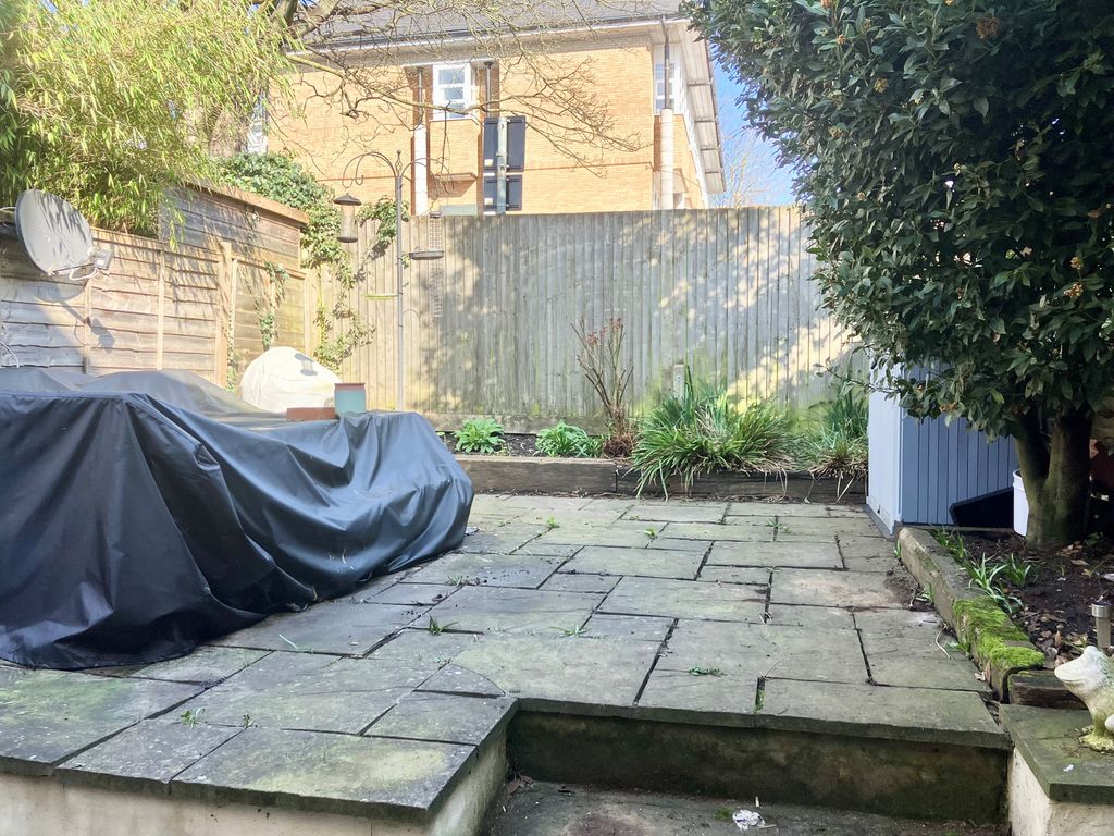 Property photo 2 of 10
