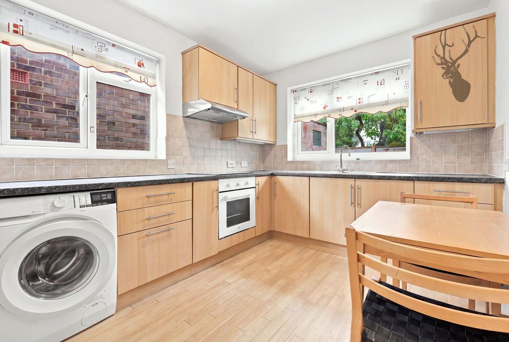 Property photo 3 of 11