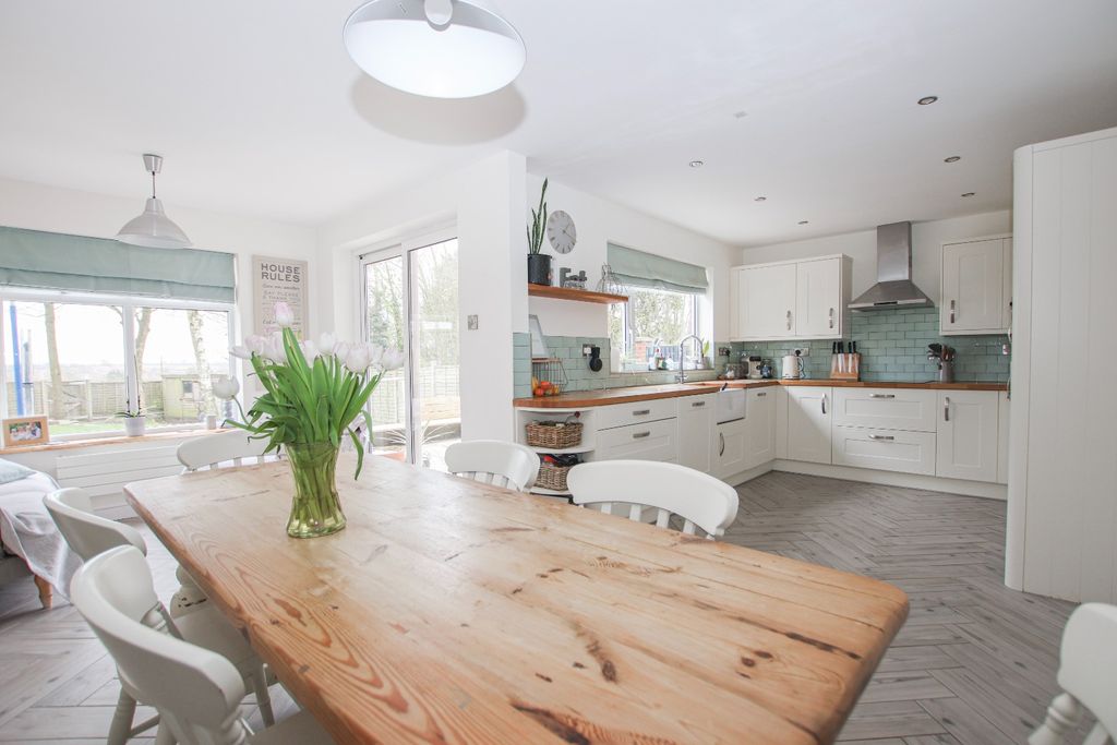 Property photo 3 of 31 4575102