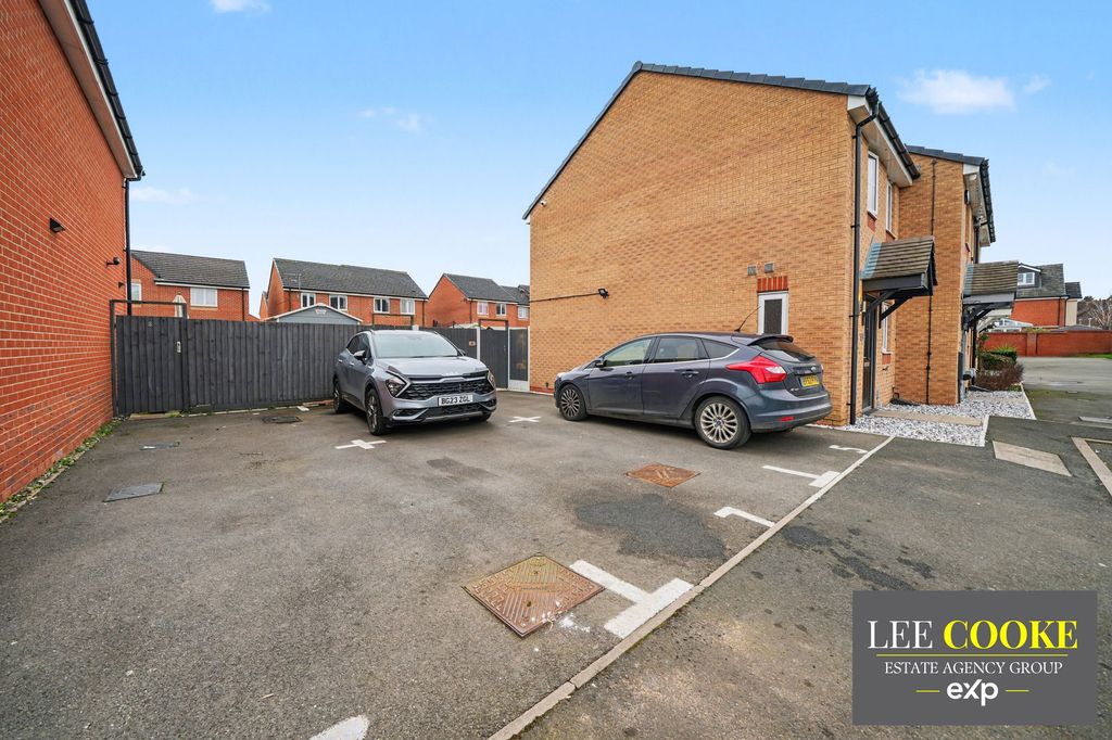 Property photo 3 of 22