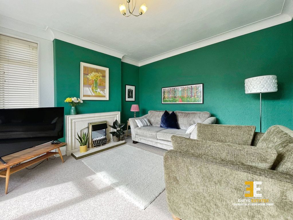 Property photo 2 of 39