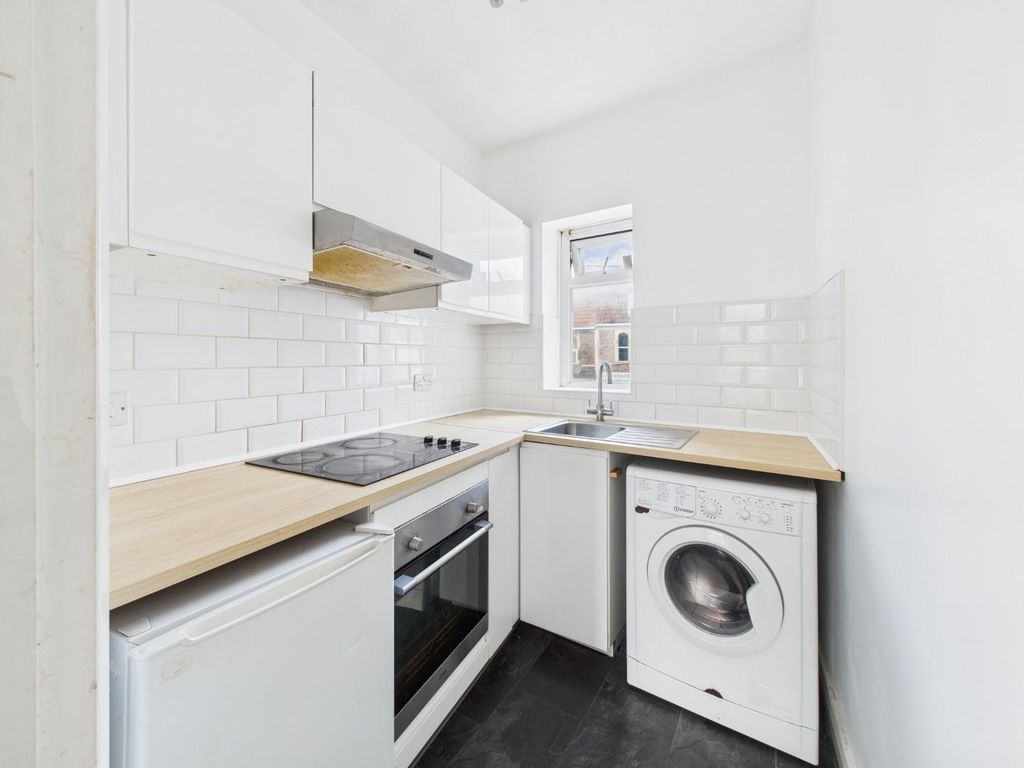 Property photo 3 of 16 Cam01530G0-Pr0348-Still009.Jpg